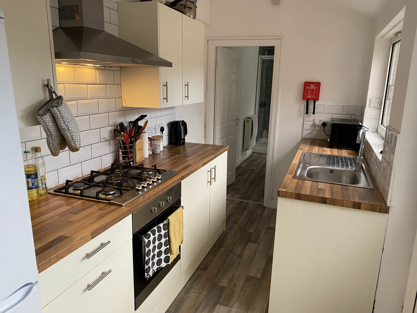 Modern 5 Bed Terraced House // JUL 2026 - Image 1